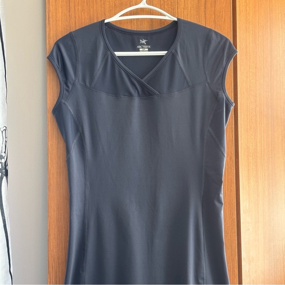 Arc'teryx Navy Short Sleeve V-Neck Activewear Mini Dress Tunic Size Small - Picture 5 of 7